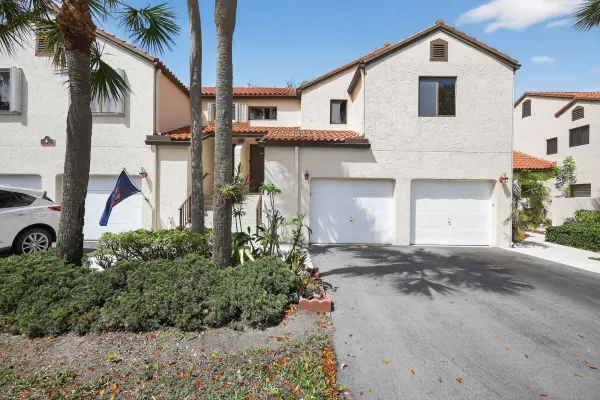 4 Vía De Casas Sur 202, Boynton Beach, FL 33426