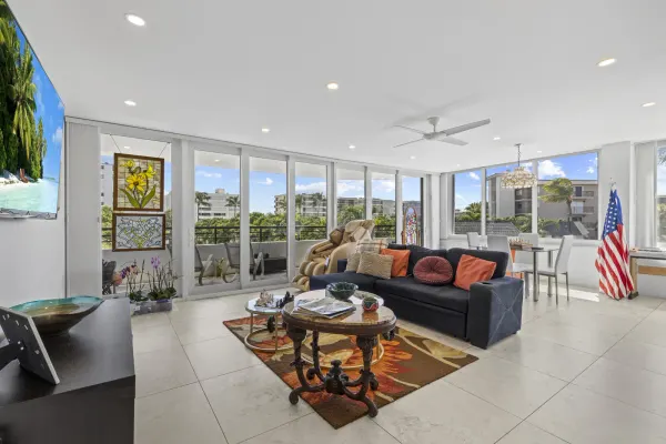 3589 S Ocean Boulevard 306, South Palm Beach, FL 33480