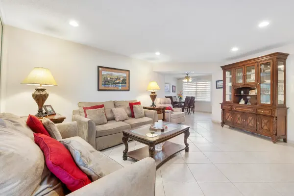 4270 NW 40th Street 205, Lauderdale Lakes, FL 33319