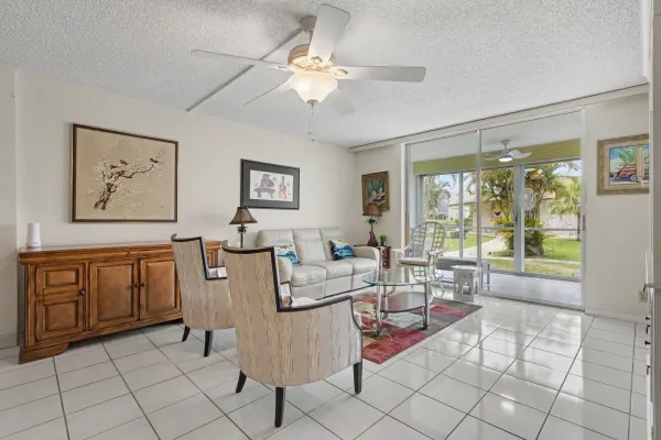 414 SE 10th Street 102, Dania Beach, FL 33004