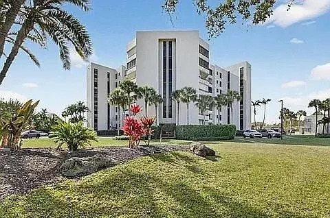 6463 La Costa Drive 105, Boca Raton, FL 33433