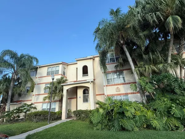 3390 N Pinewalk Drive 1012, Margate, FL 33063