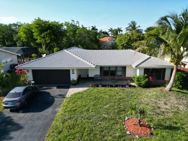 8753 NW 27th Street, Coral Springs, FL 33065