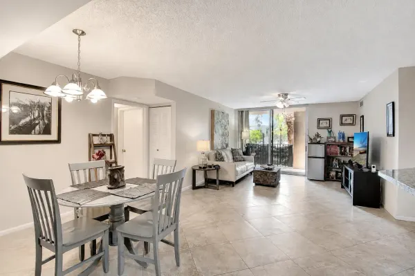 1000 Scotia Drive 204, Hypoluxo, FL 33462