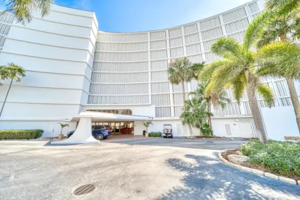 3590 S Ocean Boulevard 207, South Palm Beach, FL 33480