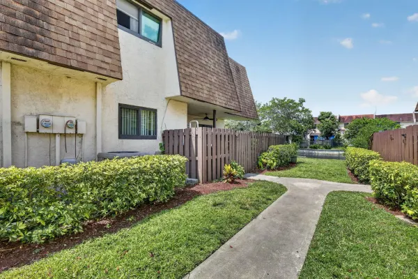 139 San Remo Boulevard 139, North Lauderdale, FL 33068