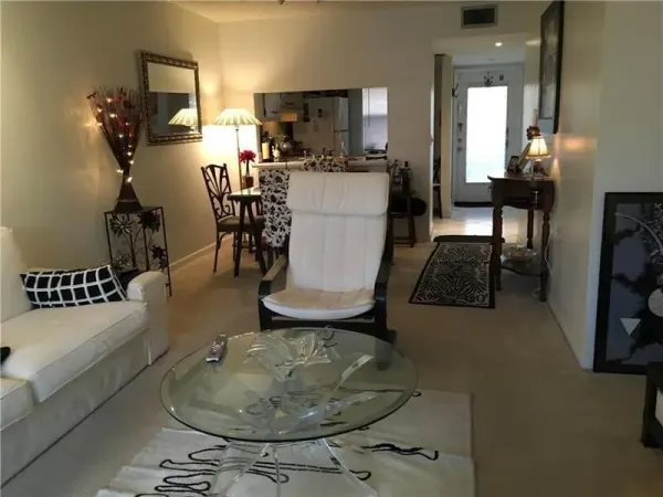 10331 Sunrise Lakes Boulevard 203, Sunrise, FL 33322