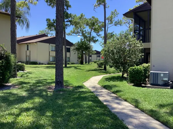 410 Pine Glen Lane B-2, Greenacres, FL 33463