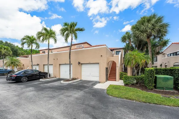 6614 Villa Sonrisa Drive 123, Boca Raton, FL 33433