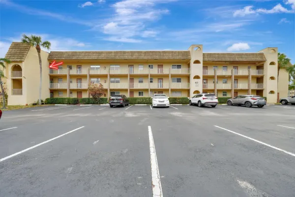 8435 Sunrise Lakes Boulevard 301, Sunrise, FL 33322