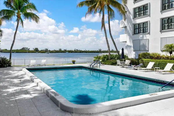 2860 S Ocean Boulevard 214, Palm Beach, FL 33480