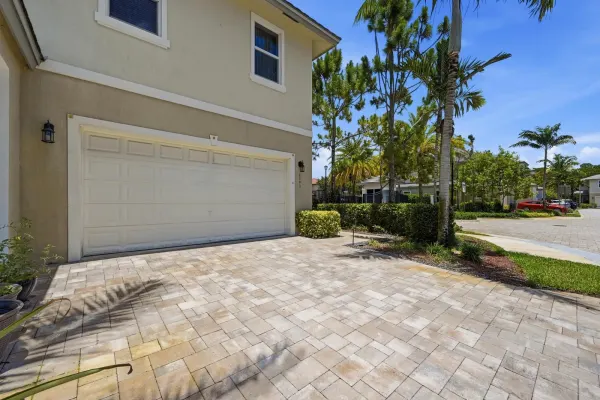 6993 Pines Circle 6993, Coconut Creek, FL 33073