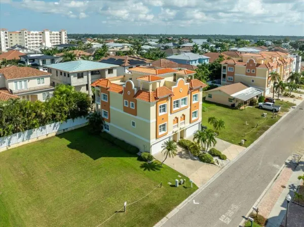 136 175th Avenue E, Redington Shores, FL, 33708