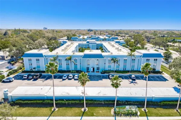 701 Poinsettia Road, Unit 208, Belleair, FL, 33756