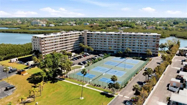 19451 Gulf Boulevard, Unit 203, Indian Shores, FL, 33785