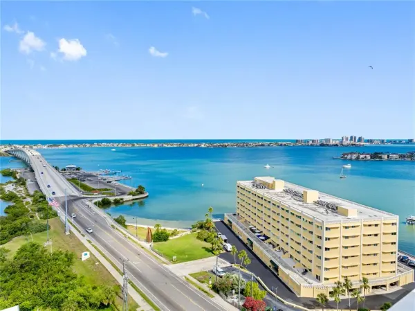 100 Bluff View Drive, Unit 404c, Belleair Bluffs, FL, 33770