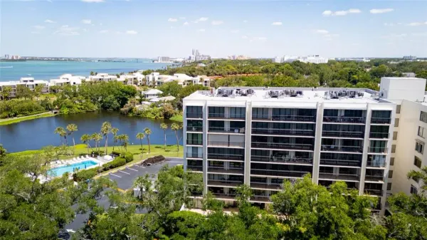 220 Belleview Boulevard, Unit 601, Belleair, FL, 33756