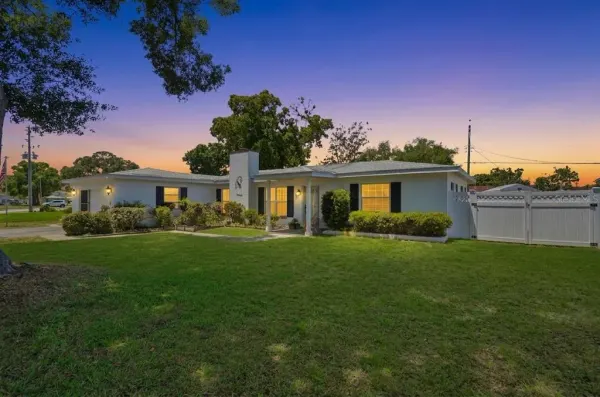 5941 49th Avenue N, Kenneth City, FL, 33709