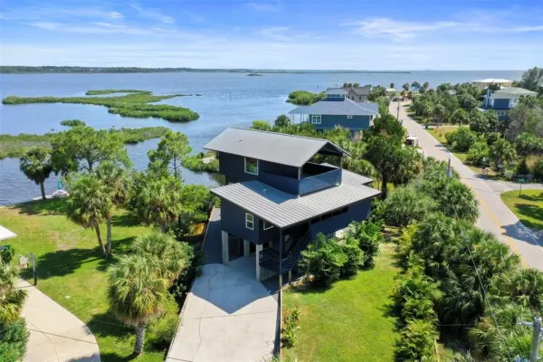 10701 Pine Island Drive, Weeki Wachee, FL, 34607