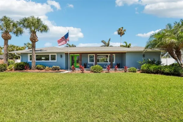 3203 Hibiscus Drive W, Belleair Beach, FL, 33786