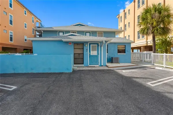614 Gulf Boulevard, Unit 9, Indian Rocks Beach, FL, 33785