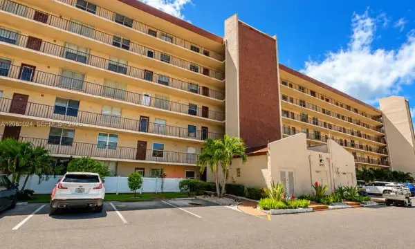 14575 Bonaire Boulevard 204, Delray Beach, FL 33446
