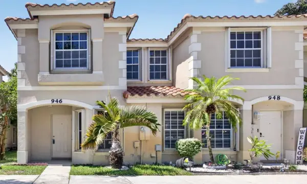 946 Summit Lake Drive, West Palm Beach, FL, 33406