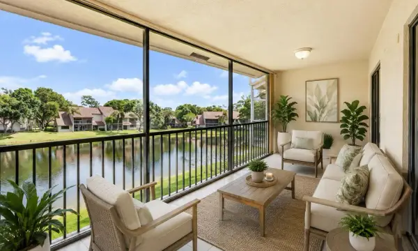 5751 Coach House Circle E, Boca Raton, FL 33486