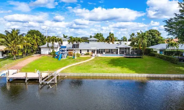 3815 S Lake Drive, Boynton Beach, FL 33435