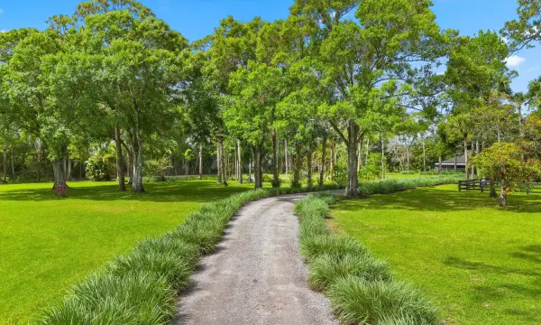 1037 F Road, Loxahatchee Groves, FL 33470