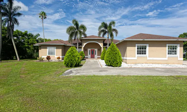 173 S Greenstar Avenue, Pahokee, FL 33476