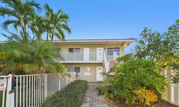 1424 Holly Heights Drive 1, Fort Lauderdale, FL 33304