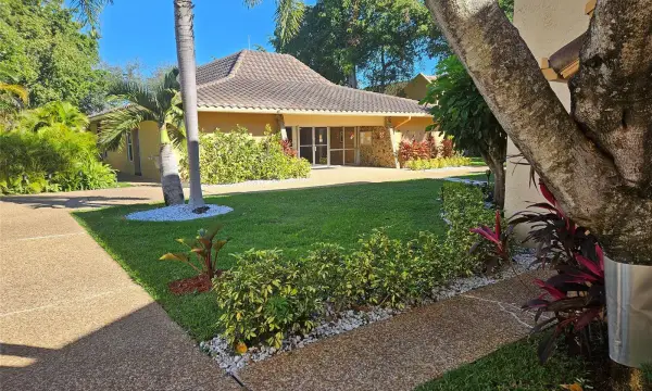 959 SE 2nd Avenue 117, Deerfield Beach, FL 33441