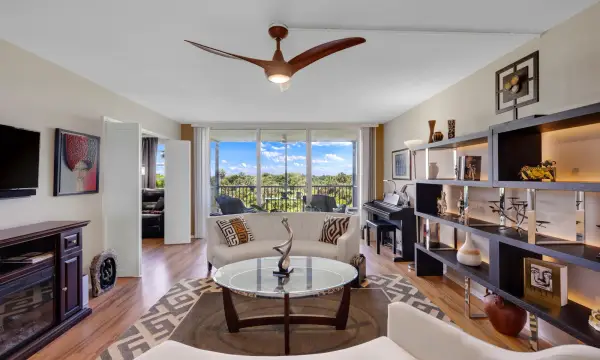 3960 Oaks Clubhouse Drive 504, Pompano Beach, FL 33069