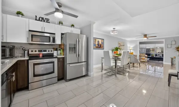 9881 Sunrise Lakes Boulevard 308, Sunrise, FL 33322